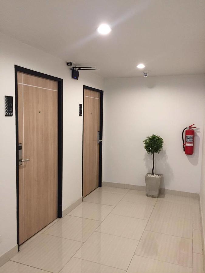 Live At Home Sukhumvit 105 Бангкок Екстер'єр фото