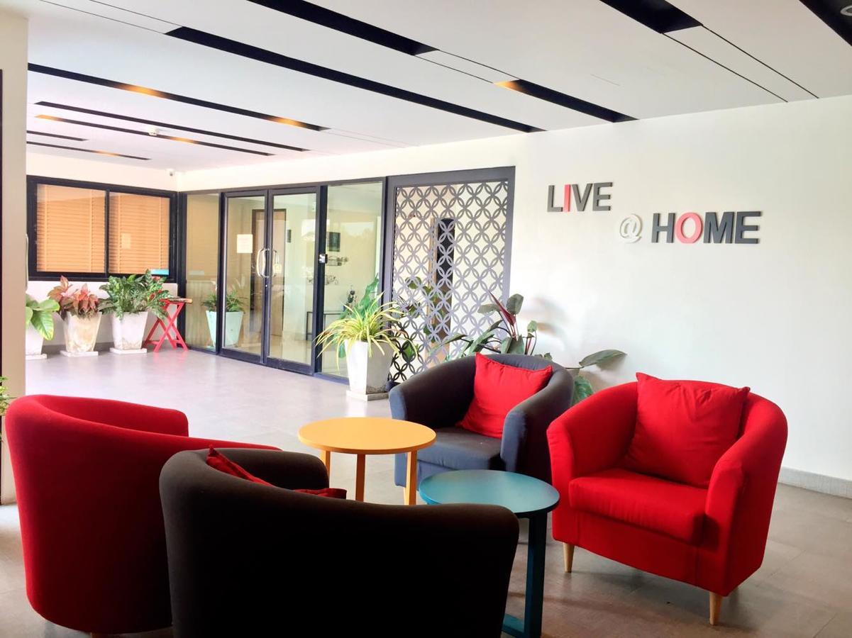 Live At Home Sukhumvit 105 Бангкок Номер фото